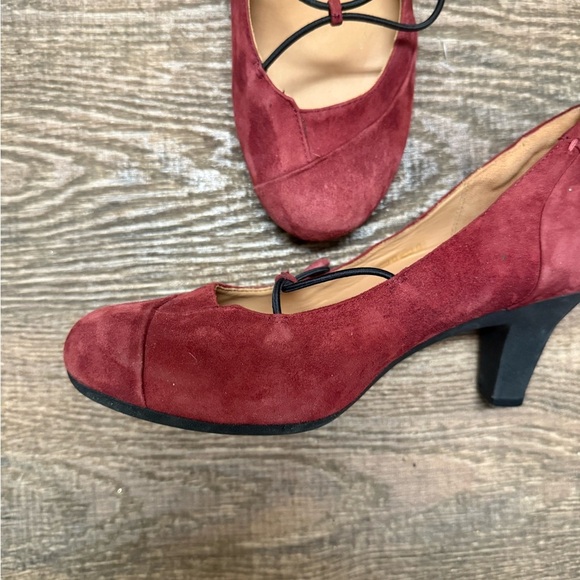 Ziera size 8 NWOT suede pumps with Rounded Toe and Modest Heel- Mary Jane hook - Picture 13 of 13